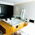 Zoe Luxury ベッド・アンド・ブレックファスト 4*
