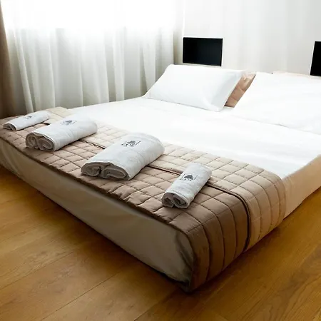 Zoe Luxury * Catania